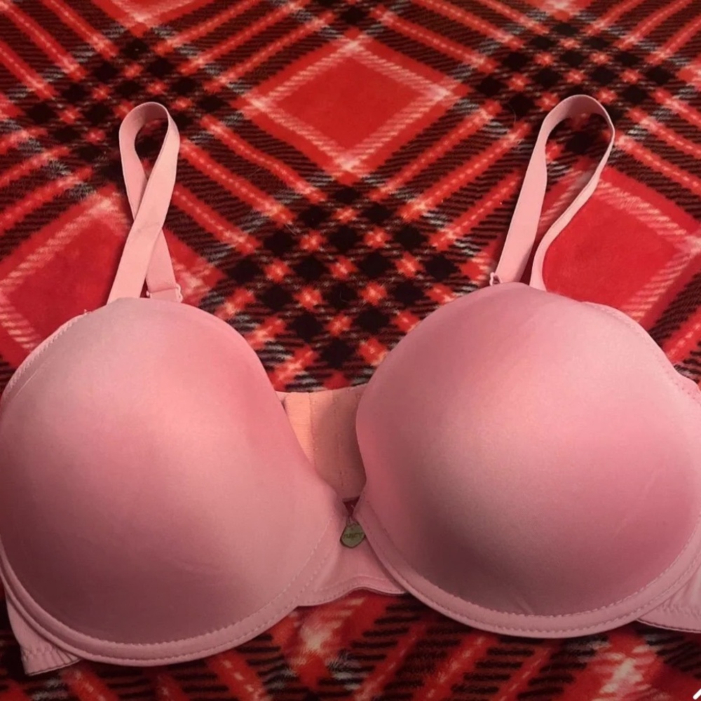Juicy Couture Pink Bra Adjustable Straps Soft Sexy Heart Charm Stretchy 36D Cute